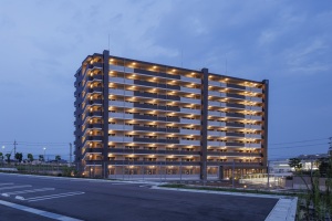 外観北西面夕景