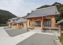 住宅 ⁄ 寺社